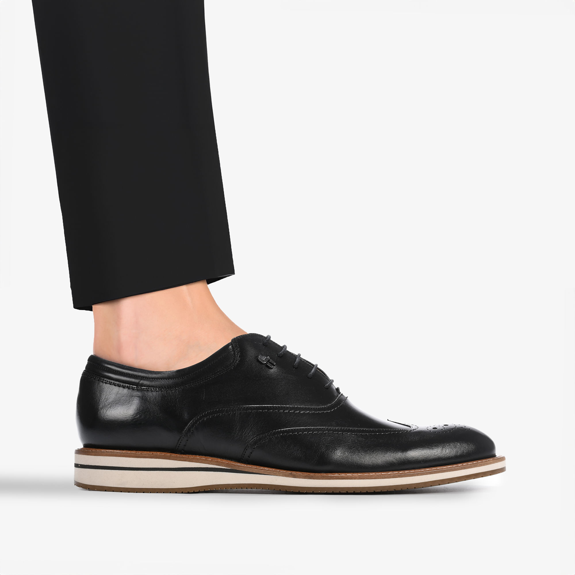 Sapato Social Preto Verniz Bico Longo Couro