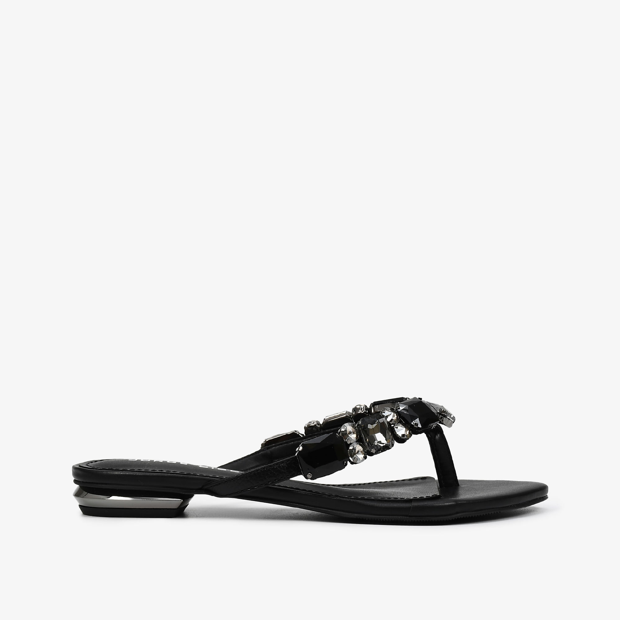 Chinelo Flat Preto Pedrarias Couro