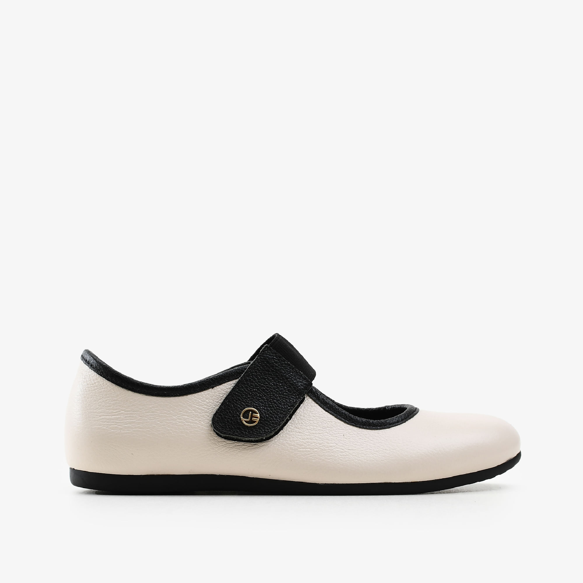Sapatilha Off White e Preto Couro